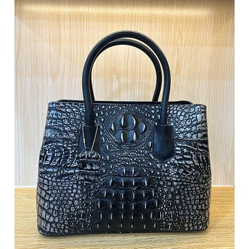 Originálne kožené 2023 nový krokodílej vzor svetlo luxusné módne kabelky univerzálna taška cez rameno veľkú kapacitu žien taška
